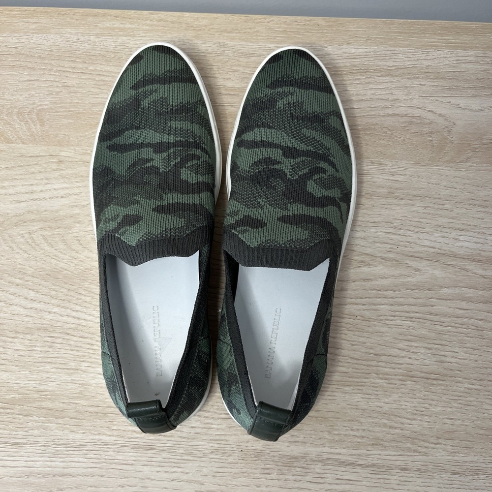 Banana Republic Women's Sustainable Flyknit Slip on Sneaker Olive Camo Size 7 - Picture 5 of 8